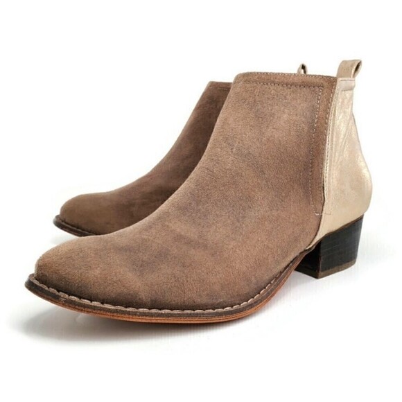 Altar'd State Tan & Soft Metallic Gold Split-Sides Pull-On Low Heel Ankle Boots - Picture 1 of 13